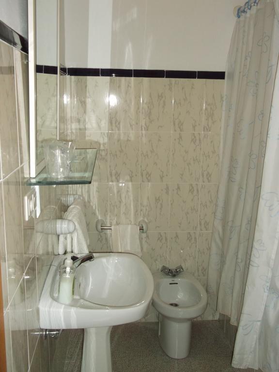 Twin Room Private Bathroom,243406105:JPEG